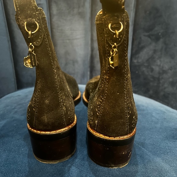 Bowery Chelsea Boot With Cut Out Tea Rose - Picture 3 of 5